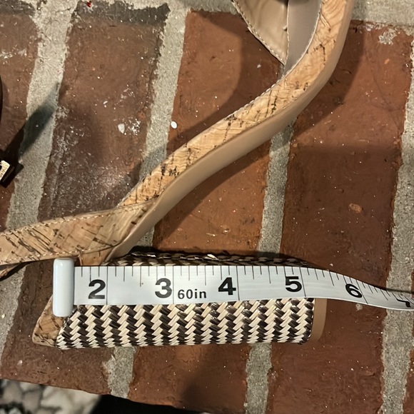 🔥🔥Liliana Sandals! Beautiful Tan and Brown Block Heel! Size:10 Like New!!!! - Picture 6 of 6